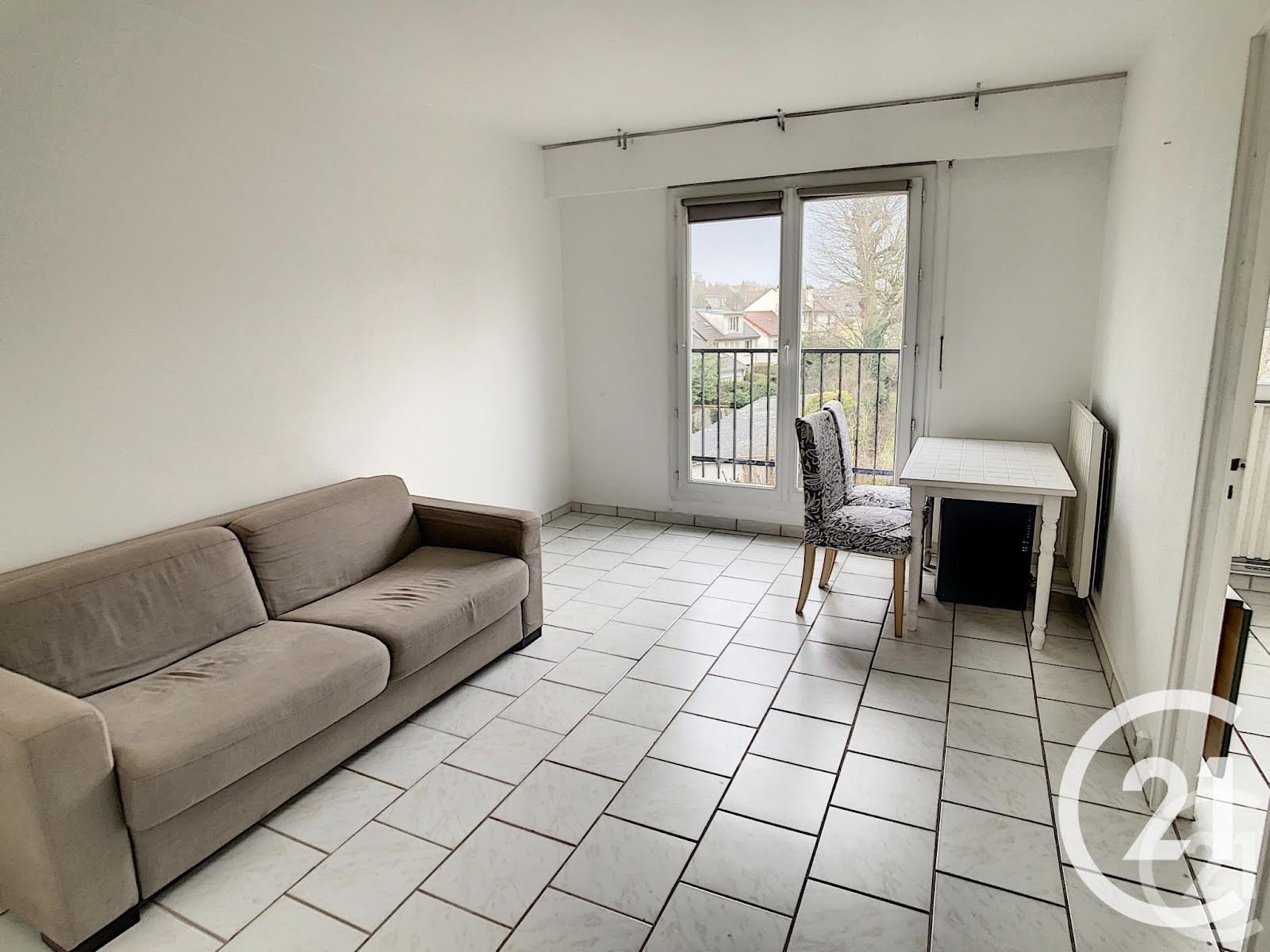 Location studio meublé 30,48 m2