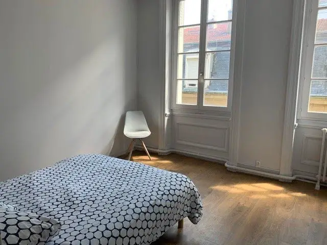 Location appartement 5 pièces 135 m2