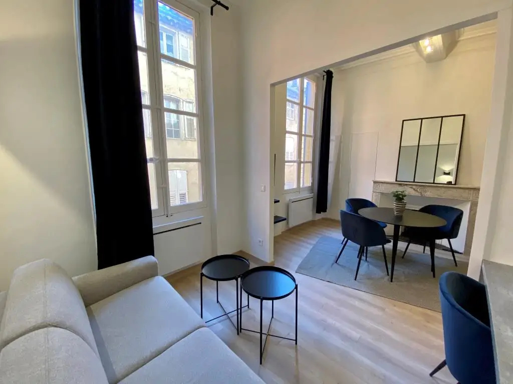 Location studio meublé 30 m2