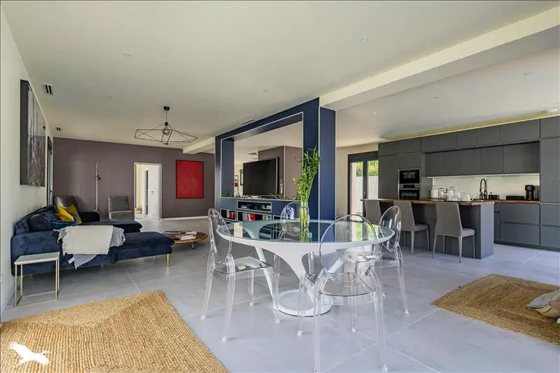 Vente maison 6 pièces 230 m2