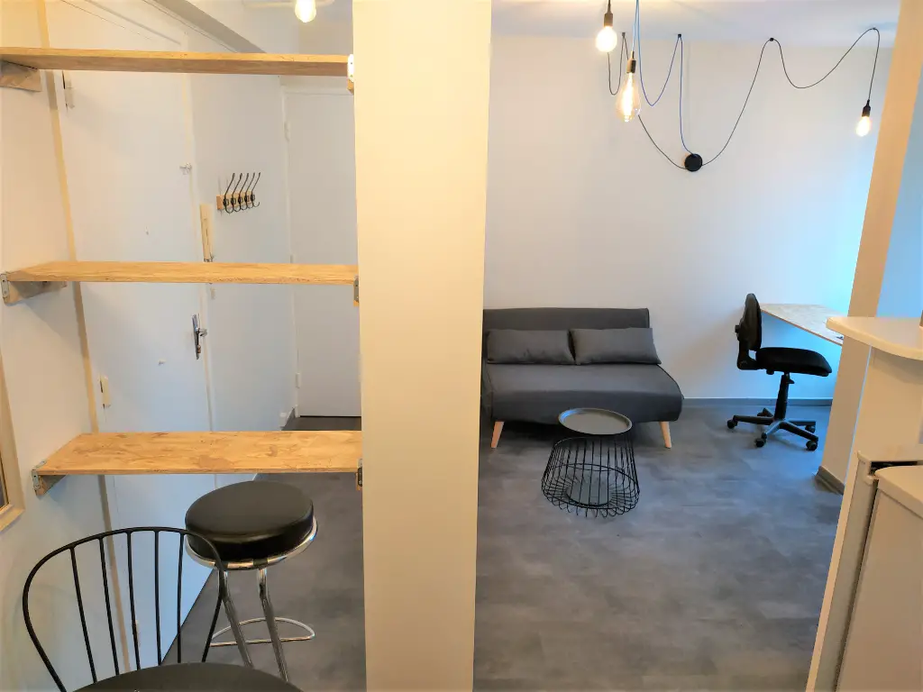Location studio meublé 27,29 m2