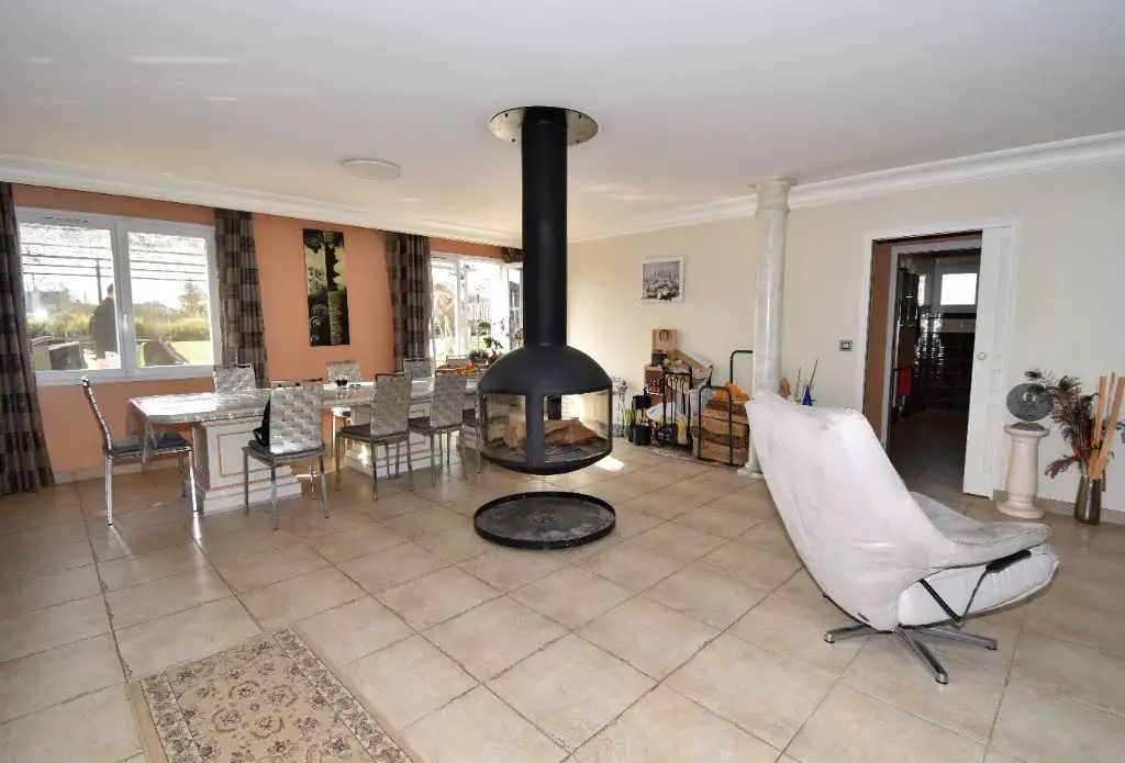 Vente maison 5 pièces 241 m2