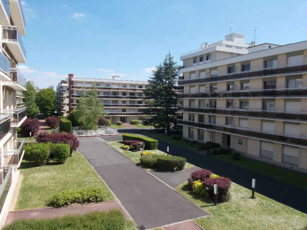 Location appartement 3 pièces 82,83 m2