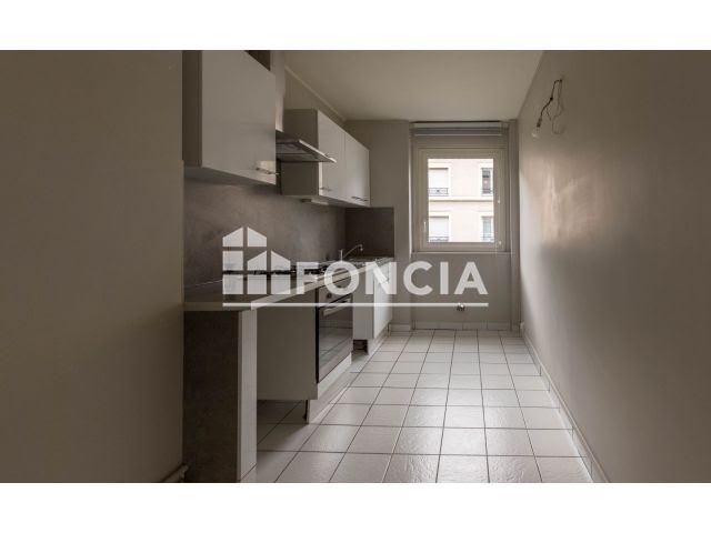 Location appartement 3 pièces 79 m2