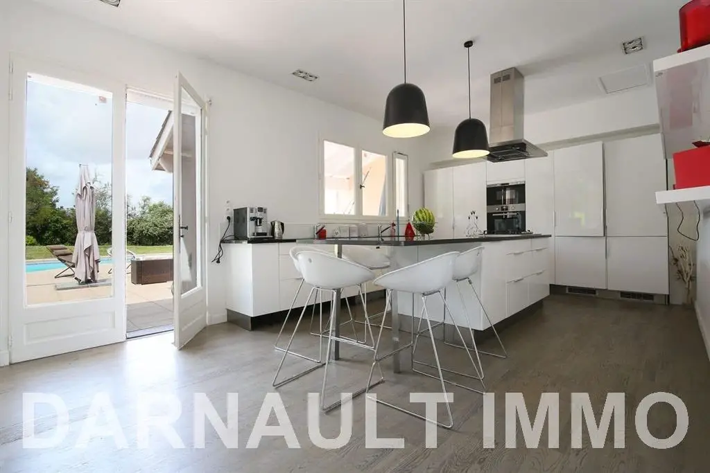 Vente maison 6 pièces 200 m2