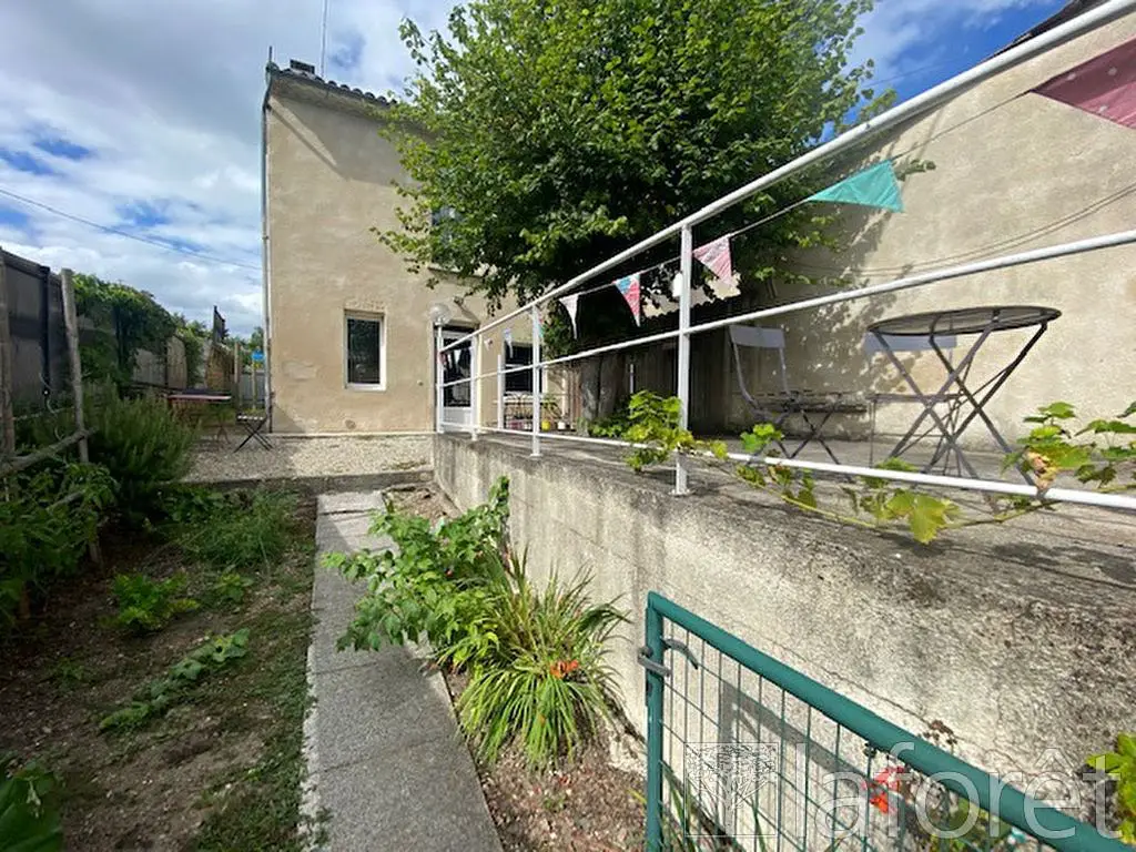 Location maison 3 pièces 100 m2