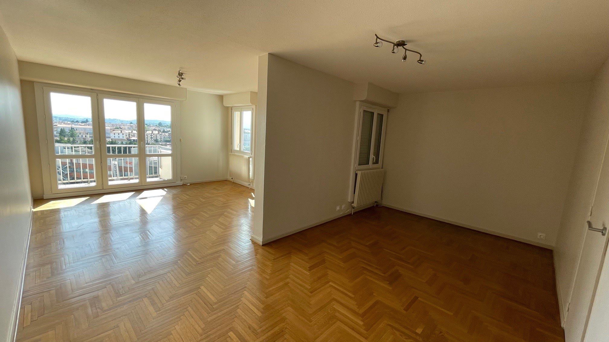 Location appartement 4 pièces 104 m2