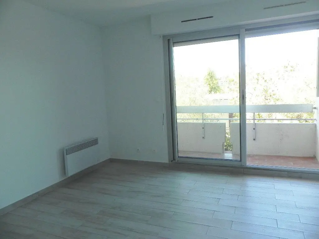 Location studio 29,87 m2