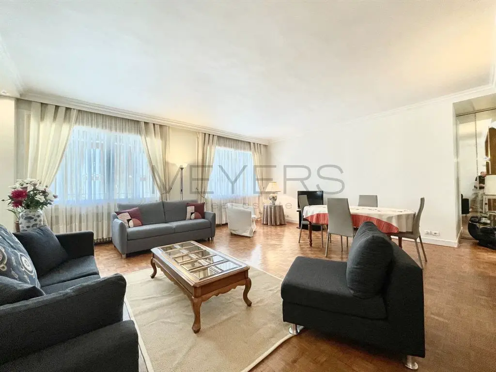 Location appartement meublé 3 pièces 105 m2