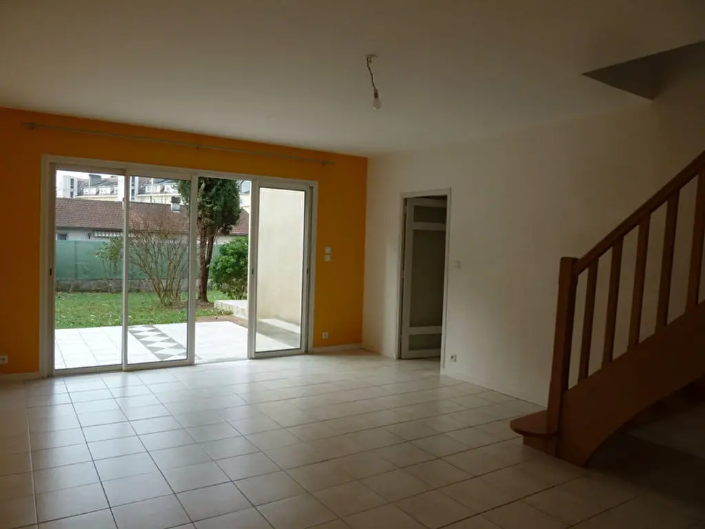 Location maison 6 pièces 175 m2