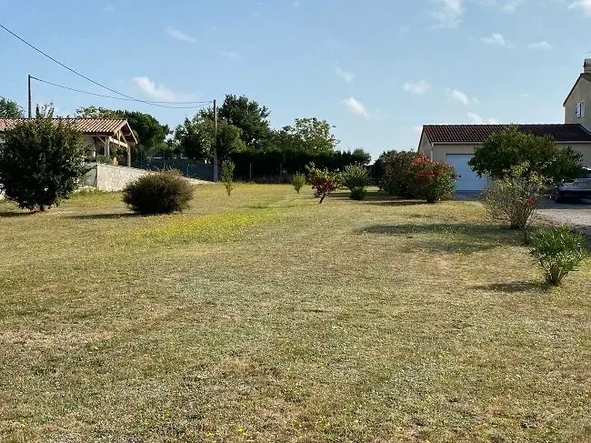 Vente terrain à bâtir 623 m2