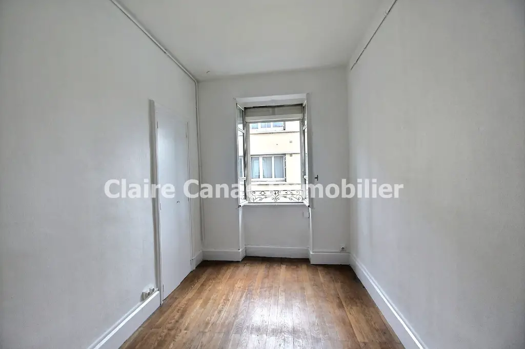 Location appartement 4 pièces 132,21 m2