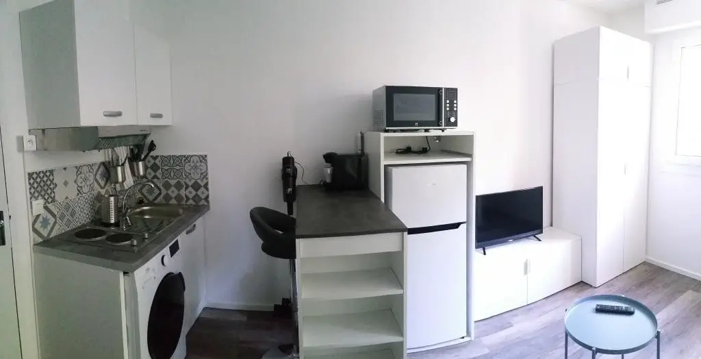 Location studio meublé 16 m2