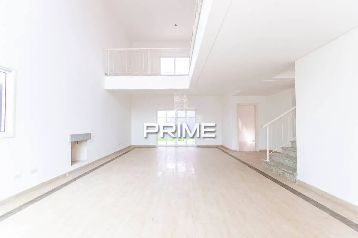 A Prime Soho Imóveis oferece belíssima casa em condomínio, localizada em uma reg---