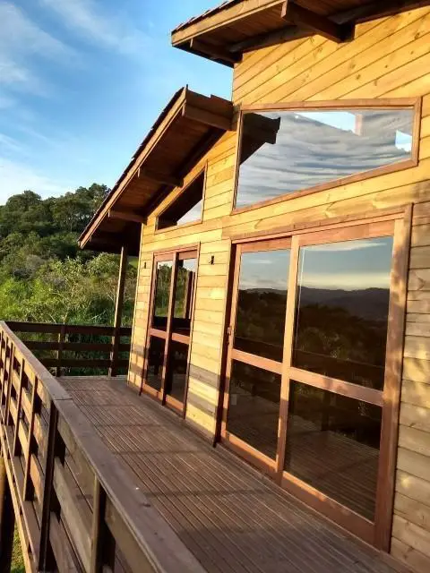 Vendo linda casa de madeira com vista panorâmica, no Centro de Garopaba, localiz---