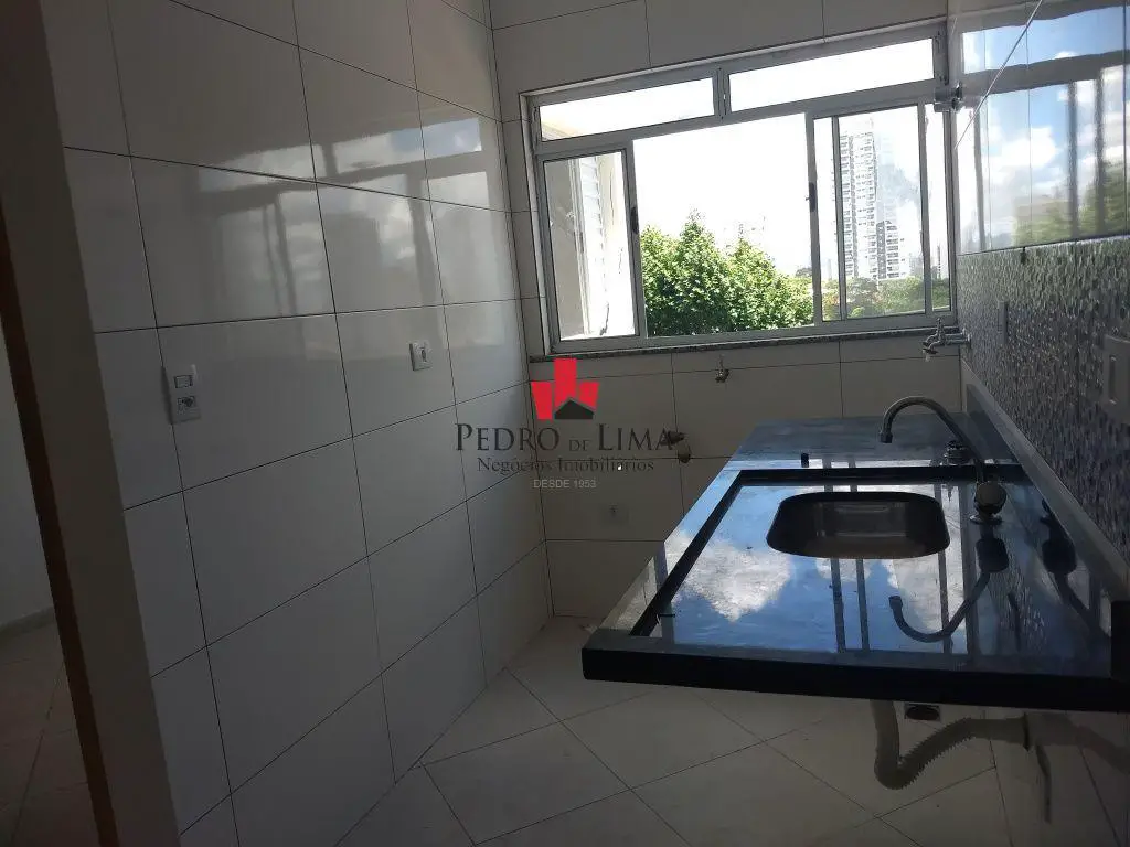 Apartamento (condomínio com 6 unidades) á venda de 45 m² novo nunca habitado  Sa---