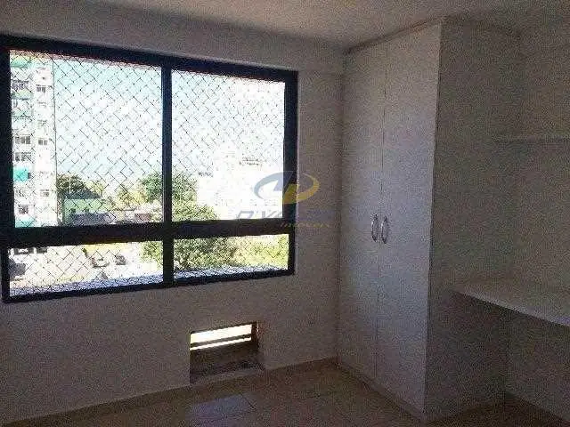 Apartamento localizado em Tambaú, vista para o mar, com varanda, sala, cozinha t---
