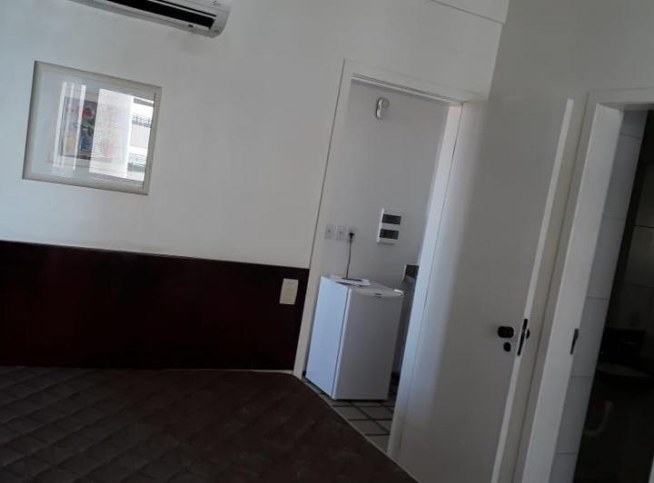 Apartamento do tipo Flat, mobiliado, localizado em frente à Av. Beira Mar, próxi---