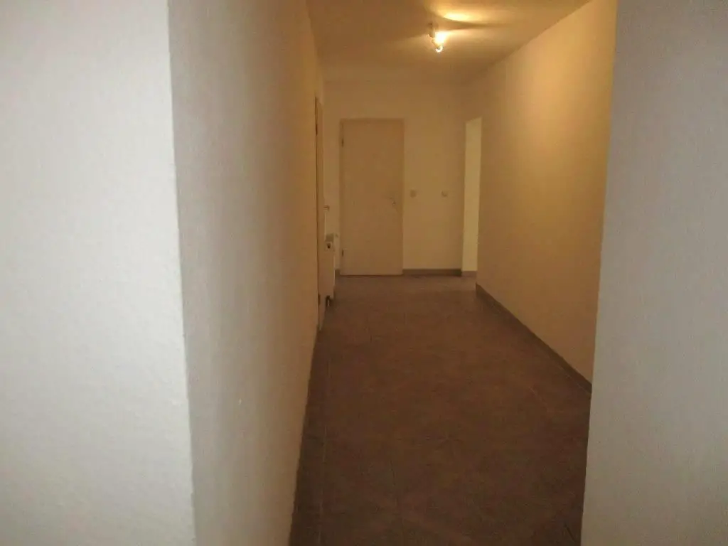 Flur -- 3-Raum Wohnung in Klein Schwiesow -366-