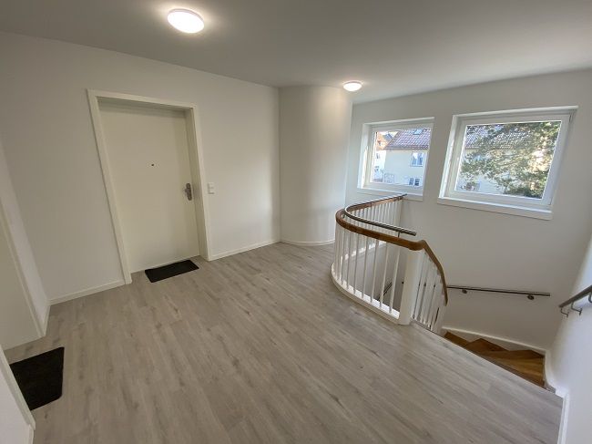 Treppenhaus 2 -- **Erstbezug nach Sanierung! Schöne 2-Zi.Wohnung mit Balkon in Innenstadtnähe**