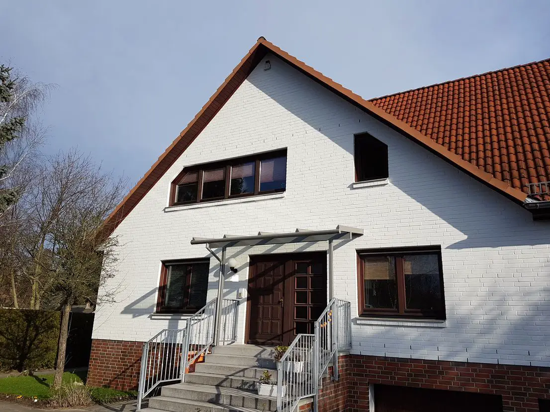 1_Hauseingang -- Willkommen in Biesdorf-Süd: Citynah und doch im Grünen