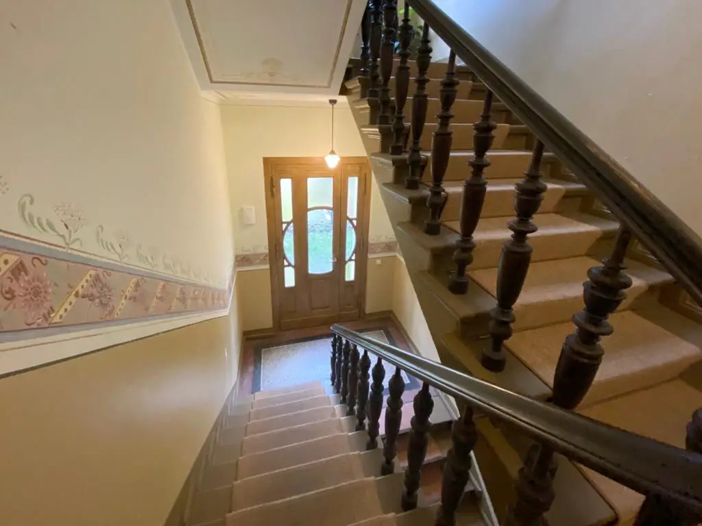 Treppenhaus -- DACH-TERRASSEN-WOHNUNG nahe Park Sanssouci, ein Ort zum Wohlfühlen