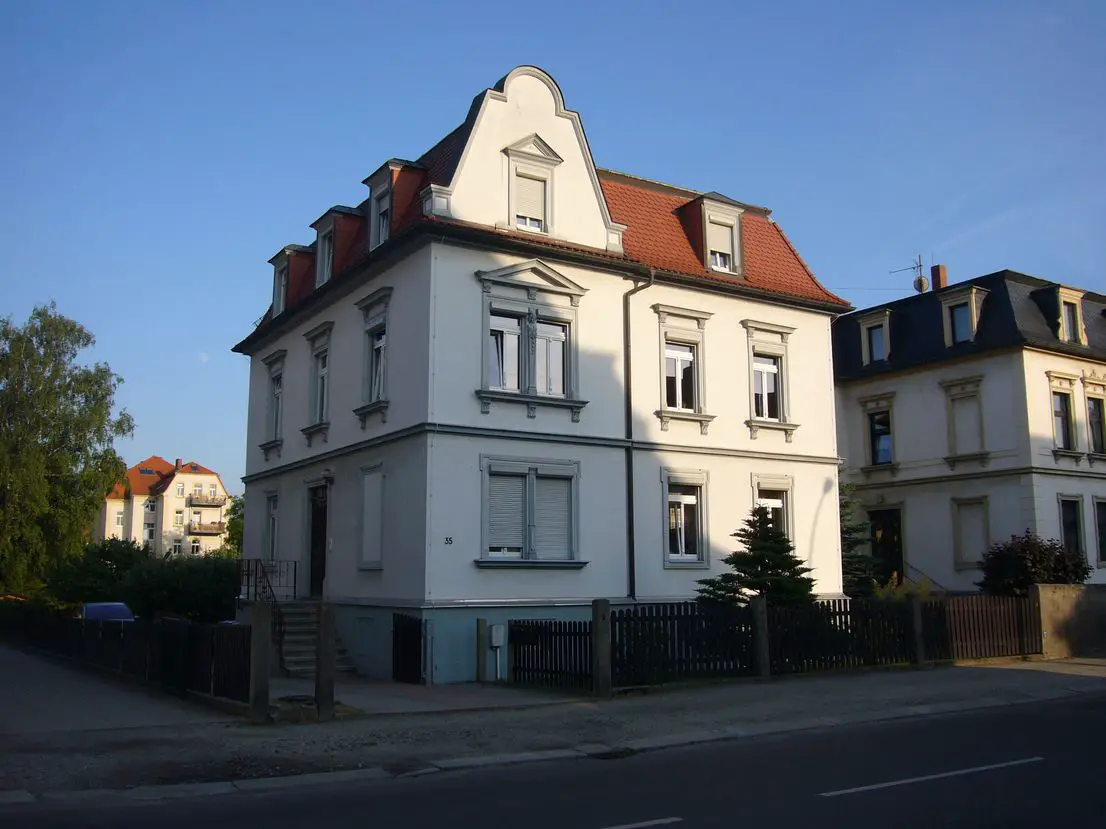 Hausansicht -- Schicke 3,5-Zimmer-DG-Wohnung mit gehobener Innenausstattung zur Miete in Bautzen