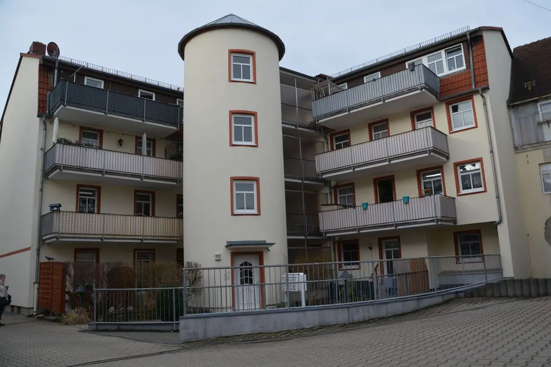 Hausansicht -- Gepflegte 2-Zimmer-Wohnung zum Kauf in Frankenberg/Sachsen