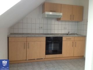 Die moderne Einbauküche -- Hübsche-Dachgeschoss-Wohnung mit EBK im Herzen der Dresdner Neustadt
