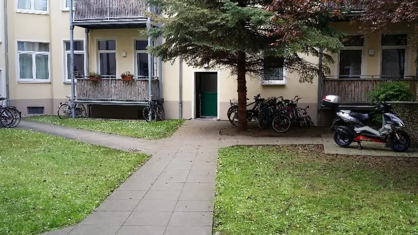 Innenhof -- 2,5 Zimmerwohnung in Magdeburg-Stadtfeld zu vermieten
