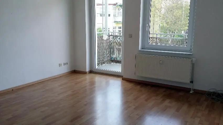 Wohnzimmer -- 2,5 Zimmerwohnung in Magdeburg-Stadtfeld zu vermieten