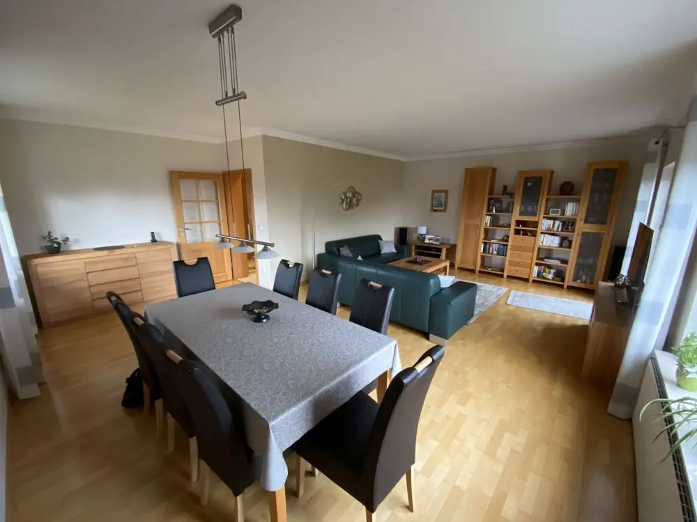 Wohn-Esszimmer EG -- RUDNICK bietet AUSBLICK: 1-2 Familienhaus in absolut ruhiger Lage von Lauenau!