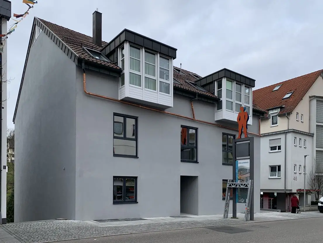 Hausansicht -- Erstbezug mit Einbauküche: exklusive 2-Zimmer-Wohnung in Wernau (Neckar)