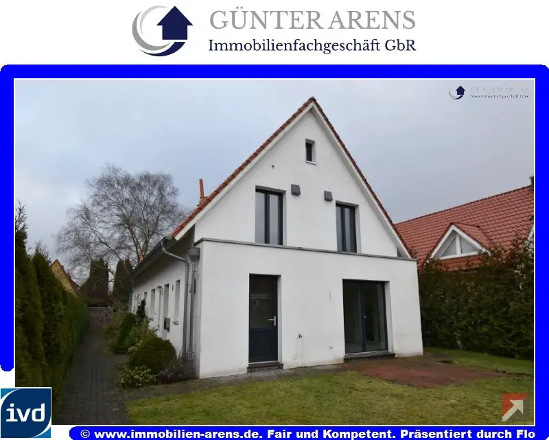 Titelbild -- neuwertige Doppelhaushälfte mit Carport, Terrasse und Garten in Oldenburg - Dietrichsfeld