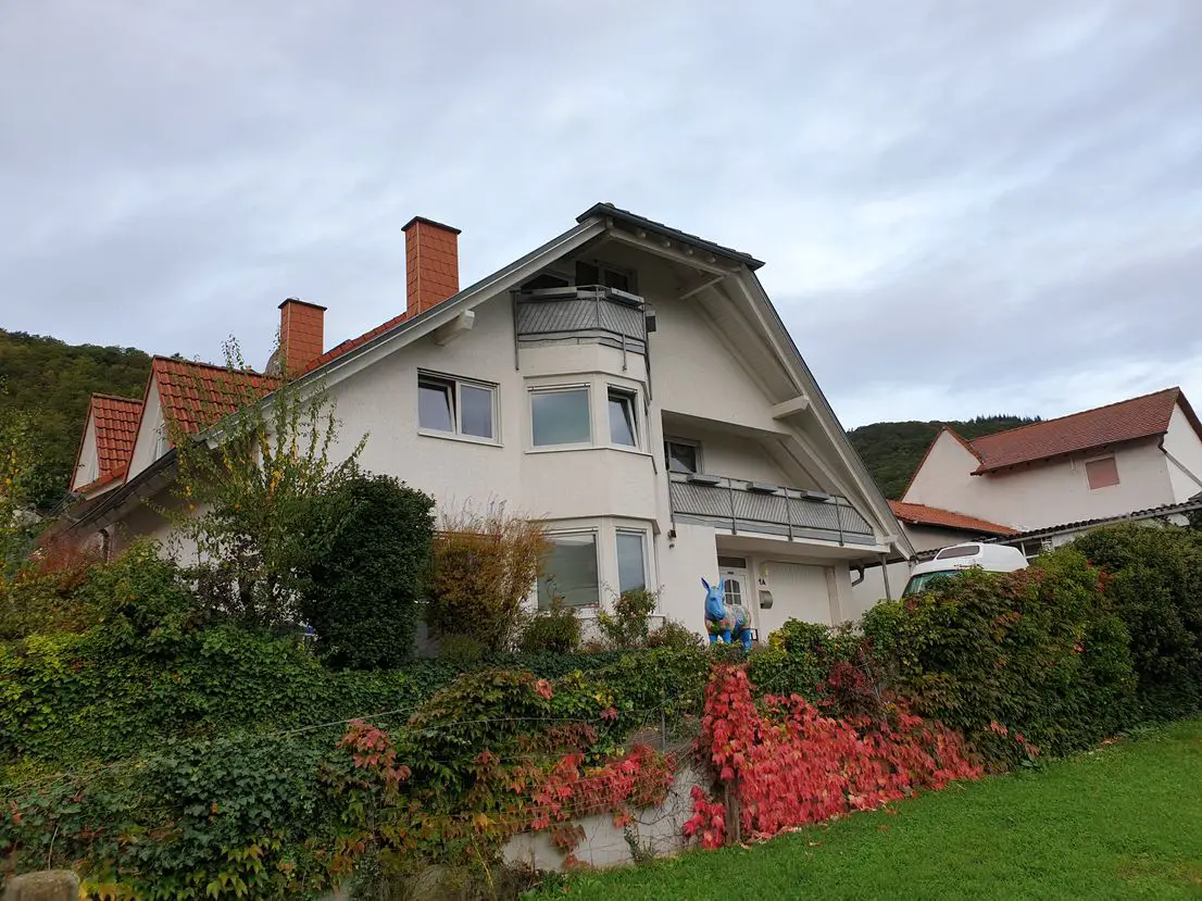 Hausansicht 1 -- Schönes, geräumiges Haus, in ruhiger Lage mit sechs Zimmern an der Südliche Weinstraße , Eschbach