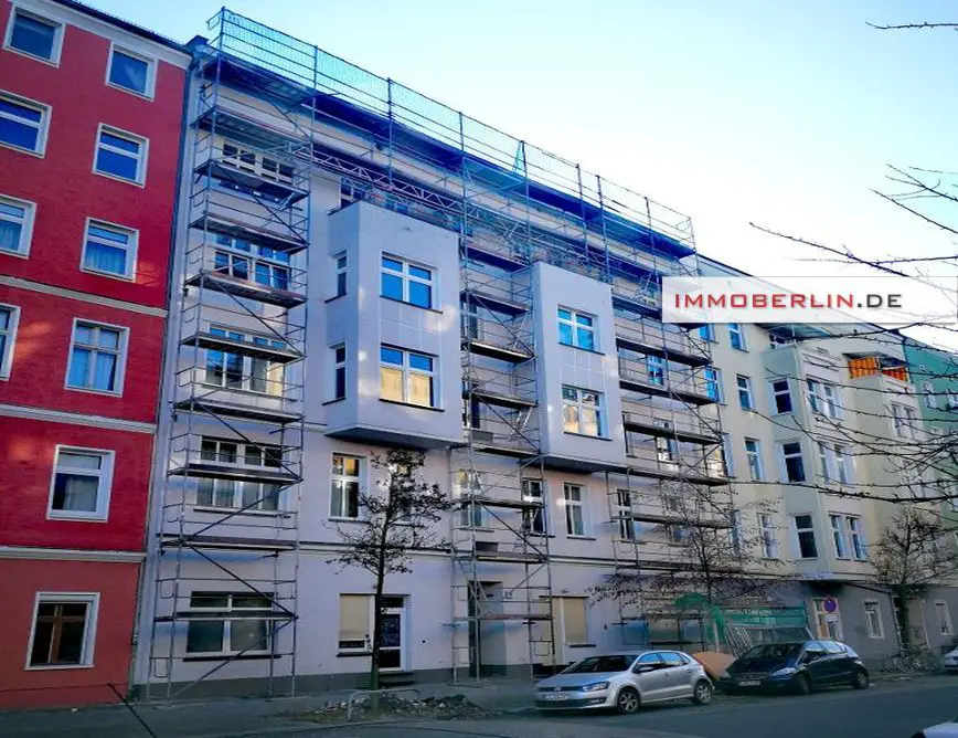 1 -- IMMOBERLIN: Ganze Etage für den Wunschausbau – Dachrohling mit Baugenehmigung für bis zu 3 Wohnungen