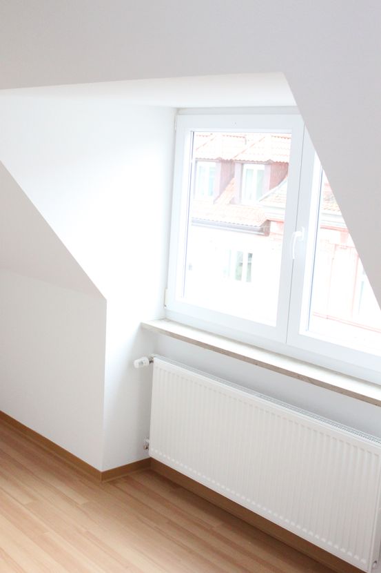 IMG_0783 -- Erstbezug nach Sanierung: stilvolle 3-Zimmer-DG-Wohnung in Würzburg