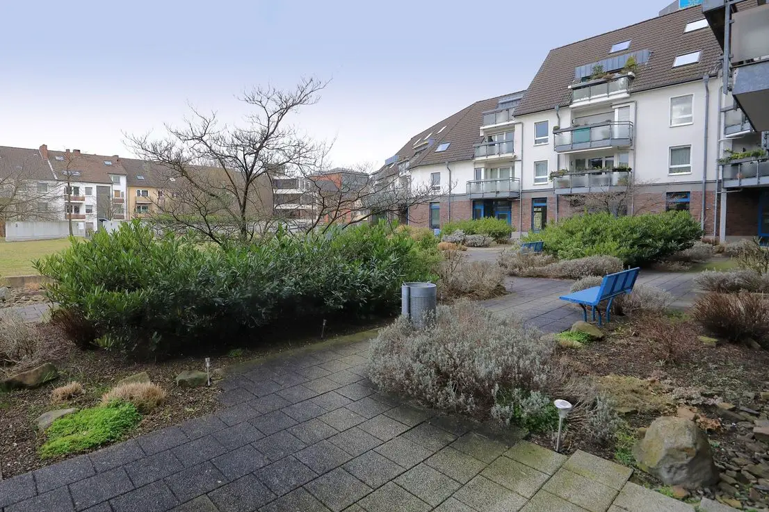 gepflegte Gartenanlage -- Moderne Stadtwohnung mit Weitblick! 4,5-Raum-Maisonette mit Aufzug und Balkon nahe der Philharmonie