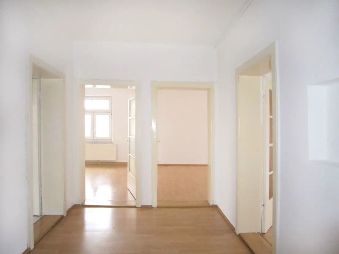 4 Zimmer Wohnung Zu Vermieten Dessauer Strasse 197 06118 Halle Landrain Mapio Net