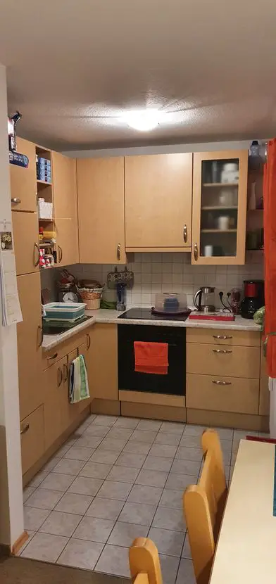 Küche -- Neuwertige 2-Raum-Wohnung mit kleiner Terrasse und Einbauküche in Kraiburg - 84559