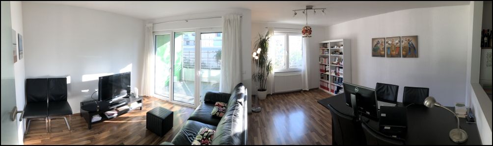Wohnzimmer -- Schöne 2-Zimmer-Wohnung mit Balkon und EBK in Bonn