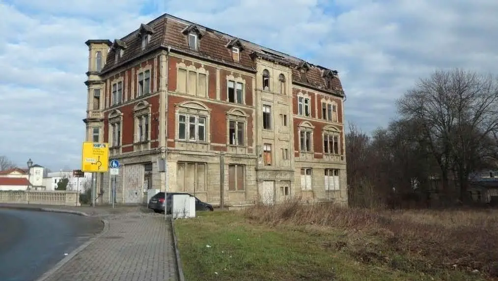 Süd-Ansicht -- Denkmalgeschützte Villa und Baugrundstück im Zeitzer Burgenlandkreis - Mehrfamilienhaus