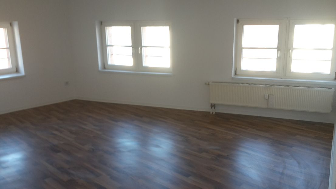 20191205_110034 -- Geräumige, preiswerte und vollständig renovierte 2-Zimmer-Wohnung in Geithain