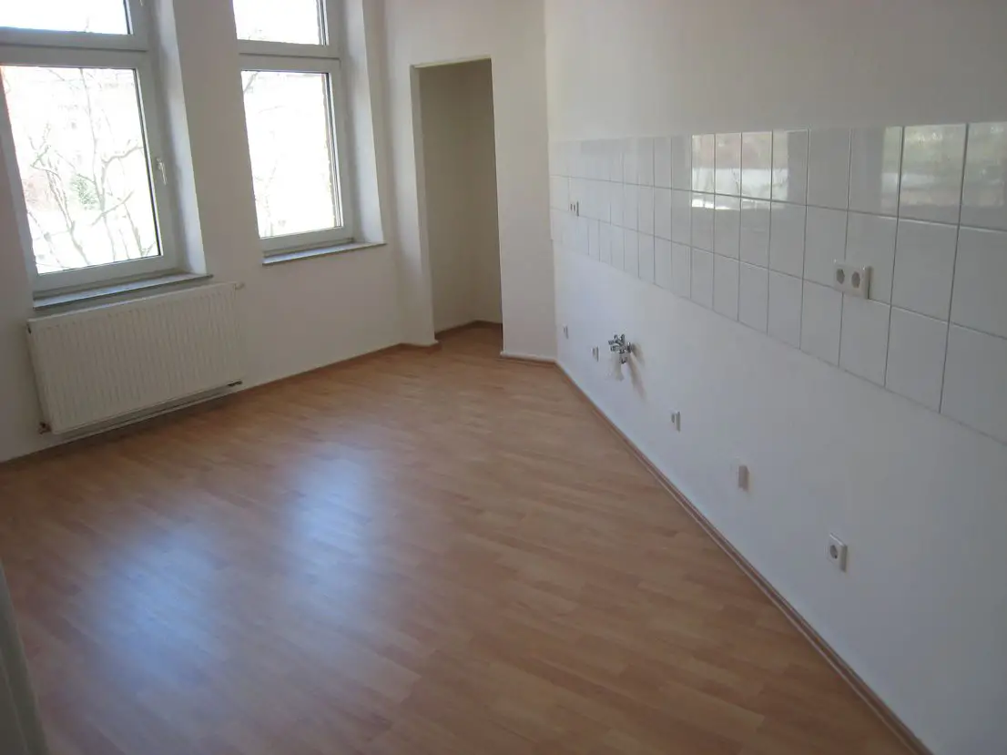 Küche -- Schöne-Top-renovierte Wohnung in Düsseldorf-Flingern-Nord,3 Zimmer,1 Wohnküche Bad, Gäste-WC, Diele