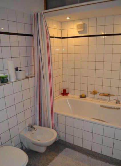 Bath room -- Wunderschöne Maisonette Wohnung mit großer Sonnenterasse