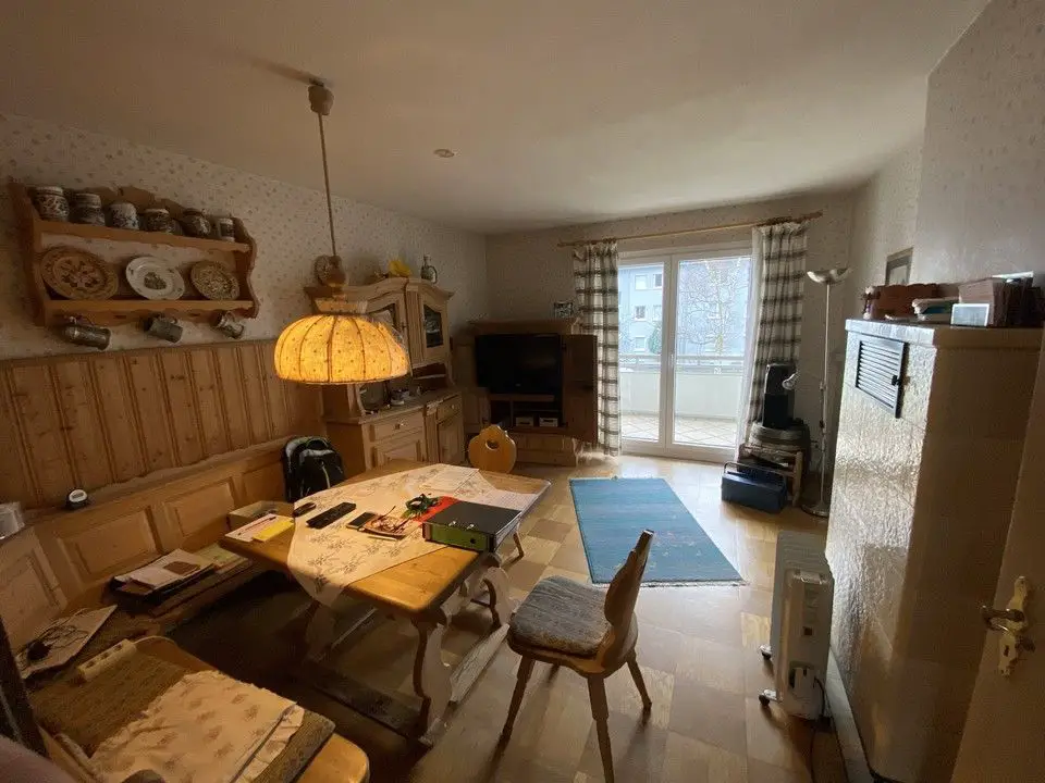 Wohnzimmer -- Gut geschnittene 3 Zimmer-Wohnung in ruhiger Lage von Golzheim