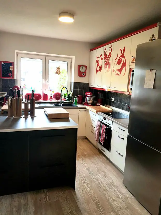 Küche -- Schönes, geräumiges Haus mit sechs Zimmern in Burgenlandkreis, Starsiedel