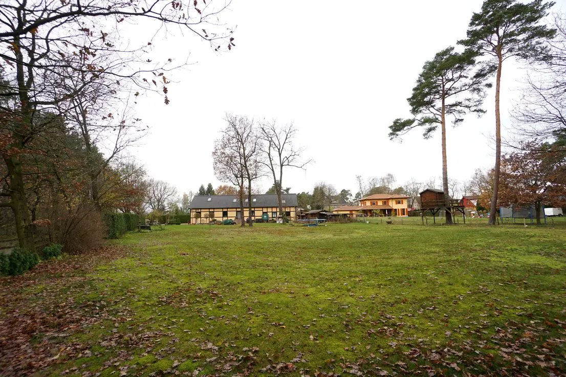 großzügiges Grundstück -- Stattliches Landhaus im Fachwerkstil auf prächtigem Grundstück mit Blick auf den Hahneberg