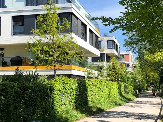 Außenansicht -- Geschmackvolle Terrassenwohnung mit drei Zimmern und EBK in Thalkirchen, München
