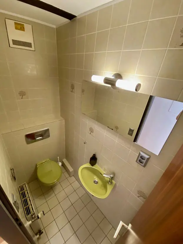 Gäste WC -- Traumhafte Maisonettewohnung mit Blick ins Grüne in direkter Nähe der Uniklinik